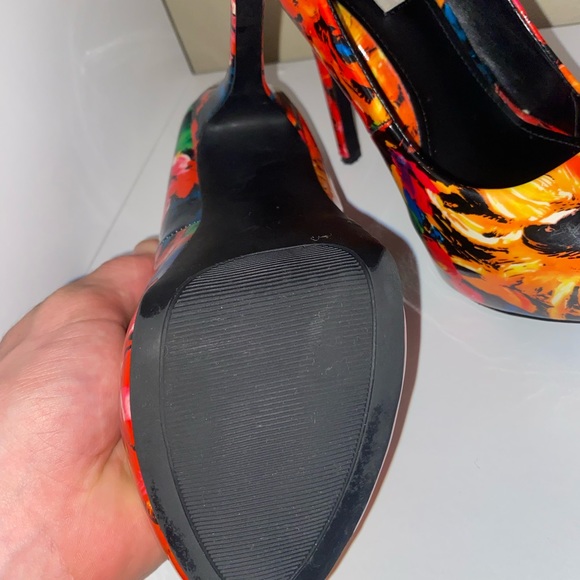 Women’s Steve Madden Heels - Picture 4 of 4